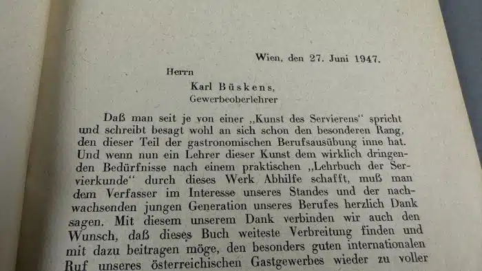 Lehrbuch der Servierkunde Erschienen 1947 – Bild 4