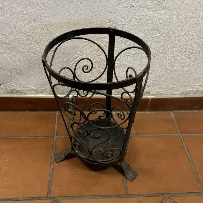 schmiedeeiserner Regenschirmständer H 43 cm Dm. 30 cm