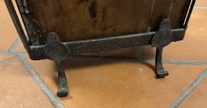 schmiedeeiserner Regenschirmständer mit Kupferinnenteil H 54 cm – Bild 4