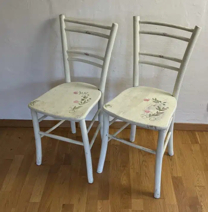 zwei Shabby Chic Holzsessel