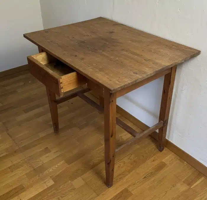 Essgruppe Tisch mit Lade 3 Stühle 19.Jh. Tisch L 92x64 cm H. 79 cm – Bild 6