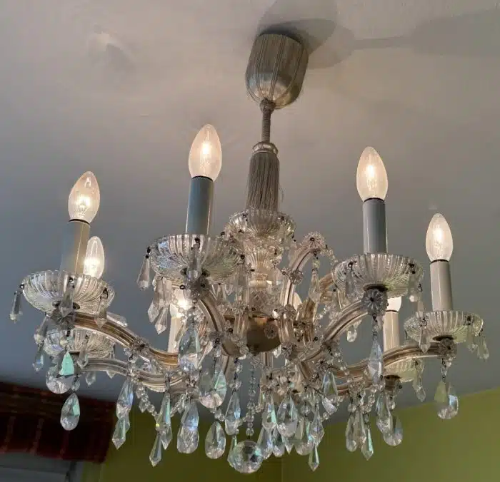 Kristallluster Kronleuchter 20. Jahrhundert 6 Leuchterarme mit 9 Kerzen, 9-flammig elektrisch montiert, Durchmesser 60 cm, Höhe ca. 70 cm - Demontiert – Bild 2