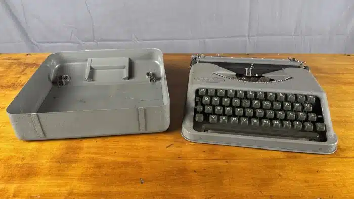 Reiseschreibmaschine Hermes Baby Kult Rarität Vintage