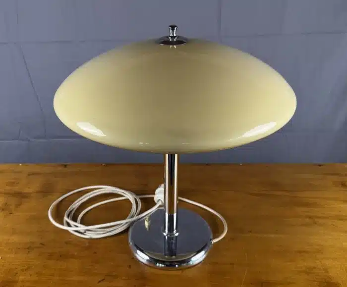 Design Bauhaus Pilzleuchte Tischlampe aus den 1950ern zweiflammig, Funktion gegeben. H 45cm Dm. 41 cm