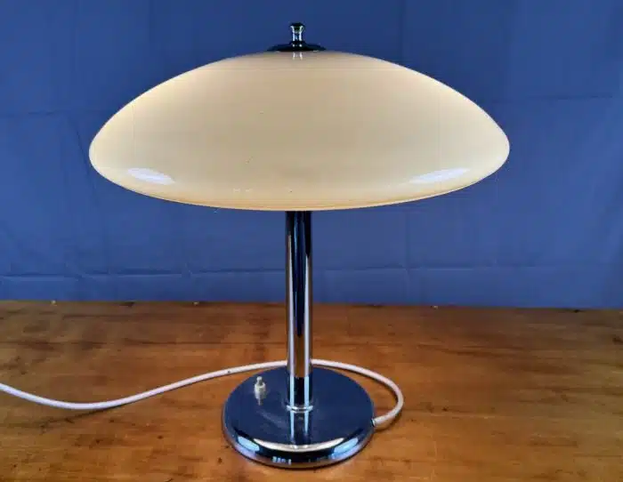 Design Bauhaus Pilzleuchte Tischlampe aus den 1950ern zweiflammig, Funktion gegeben. H 45cm Dm. 41 cm – Bild 7