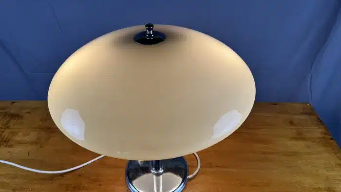 Design Bauhaus Pilzleuchte Tischlampe aus den 1950ern zweiflammig, Funktion gegeben. H 45cm Dm. 41 cm – Bild 8