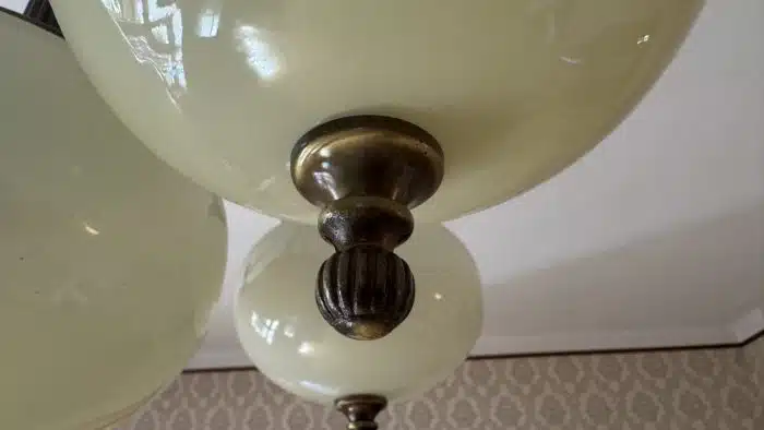 Extravaganter Deckenluster Wiener Nostalgie, 5-flammig, Messing Funktion gegeben. Höhe 70 cm  Dm.70 cm. siehe Video !! Demontiert – Bild 6