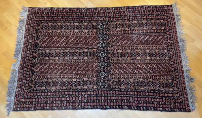 Schöner Teppich 200 x 125 cm