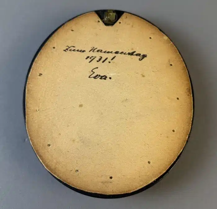 Switbert Lobisser - Aus persönlichem Besitz - Zum Namenstag seiner Eva 1931 - Reliefbild, 19. Jahrhundert, Meerschaum, H 16 cm – Bild 6