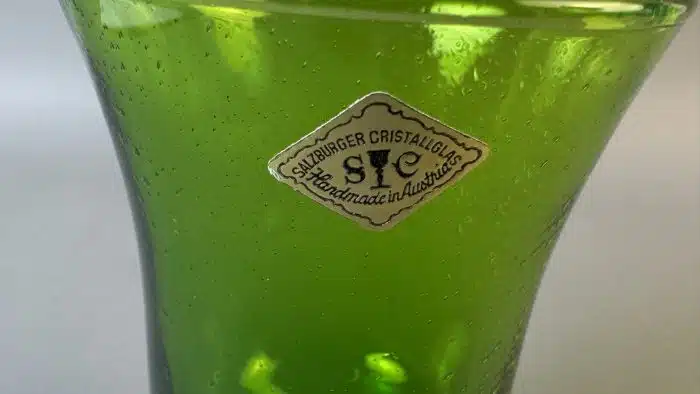 Switbert Lobisser - Aus persönlichem Besitz -  Grüner Trinkpokal Kristallglas H.15 cm – Bild 2
