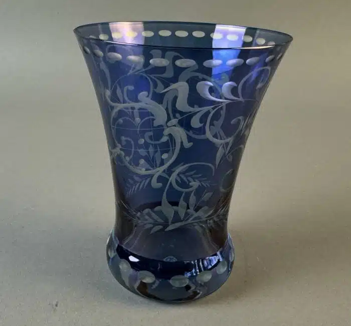 Switbert Lobisser - Aus persönlichem Besitz -  Überfangglas Freundschafts Becher H. 11 cm