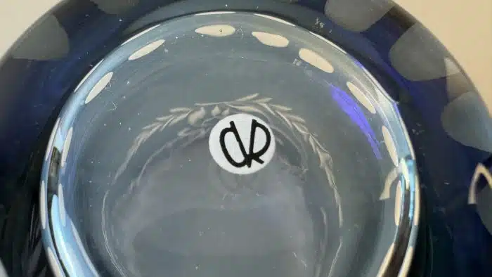 Switbert Lobisser - Aus persönlichem Besitz -  Überfangglas Freundschafts Becher H. 11 cm – Bild 5