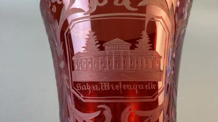 Switbert Lobisser - Aus persönlichem Besitz -  Kelchglas aus Franzensbad H. 21 cm am Fuß bestoßen – Bild 4