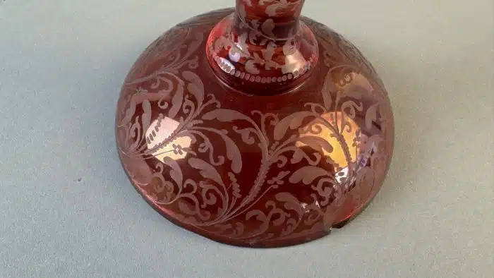 Switbert Lobisser - Aus persönlichem Besitz -  Kelchglas aus Franzensbad H. 21 cm am Fuß bestoßen – Bild 6
