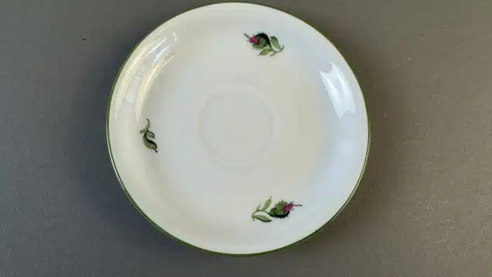 Switbert Lobisser - Aus persönlichem Besitz -  Untertasse rote Marke AUGARTEN WIEN AUSTRIA Dm.11 cm