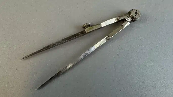 Switbert Lobisser - Aus persönlichem Besitz - Reisezirkel zum Zeichnen – Bild 3