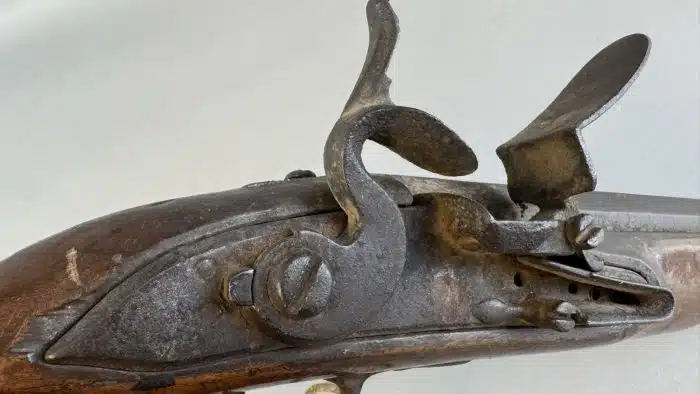 Switbert Lobisser - Aus persönlichem Besitz - Steinschlosspistole mit Pulverhorn L 40 cm – Bild 10