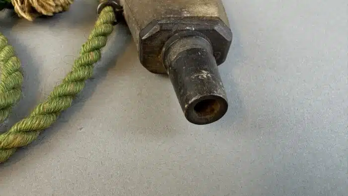 Switbert Lobisser - Aus persönlichem Besitz - Steinschlosspistole mit Pulverhorn L 40 cm – Bild 14