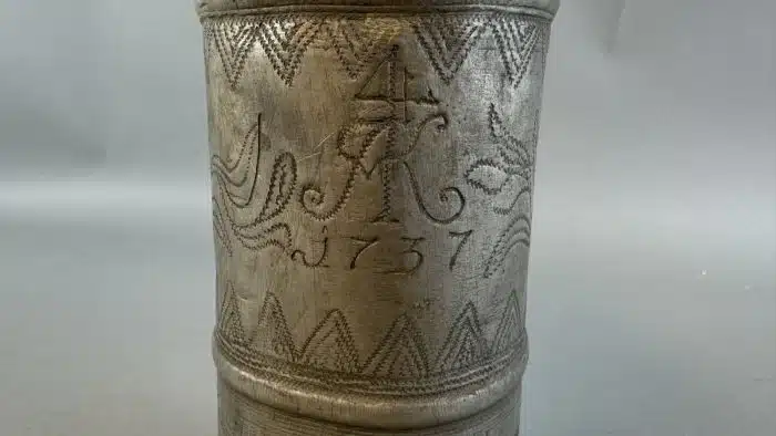 Switbert Lobisser - Aus persönlichem Besitz Seltener Zinnkrug aus 1737 H 21cm – Bild 3