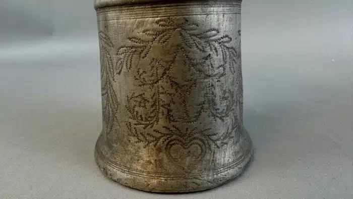 Switbert Lobisser - Aus persönlichem Besitz Seltener Zinnkrug aus 1737 H 21cm – Bild 4