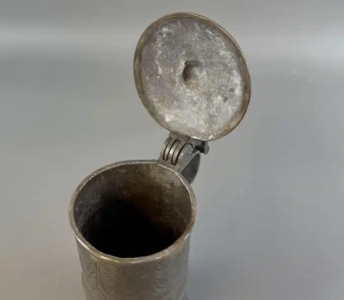 Switbert Lobisser - Aus persönlichem Besitz Seltener Zinnkrug aus 1737 H 21cm – Bild 13