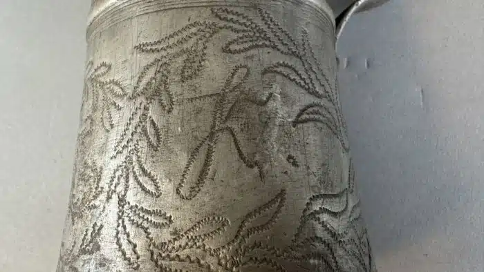Switbert Lobisser - Aus persönlichem Besitz Seltener Zinnkrug aus 1737 H 21cm – Bild 17