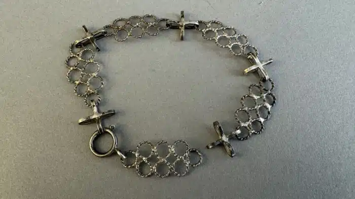 Switbert Lobisser - Aus persönlichem Besitz - Armband, vermutlich Silber, ohne Punze L 20 cm gebrochen