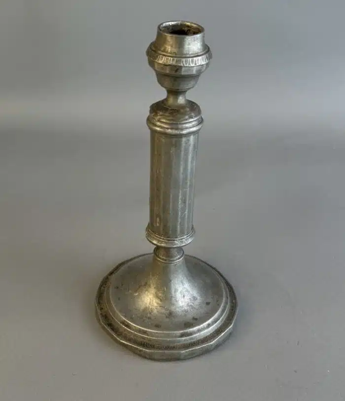 Switbert Lobisser - Aus persönlichem Besitz - Kerzenleuchter Zinn H 22 cm