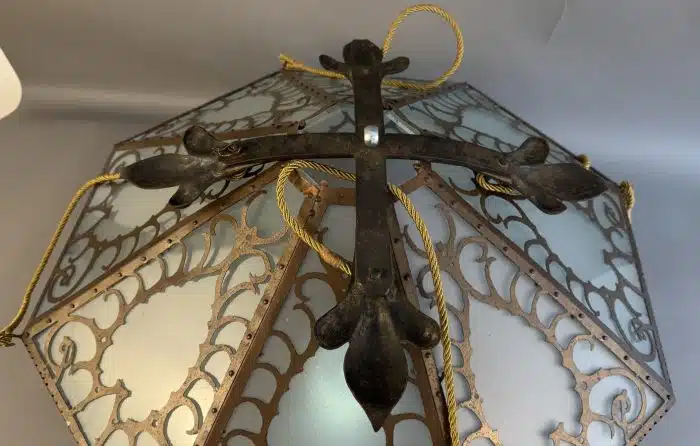 Switbert Lobisser - Aus persönlichem Besitz -   Lampenschirm, aus Kupfer, mit  Herz - Darstellungen, Sägearbeit, vernietet, Dm 66 cm H 74 cm – Bild 18