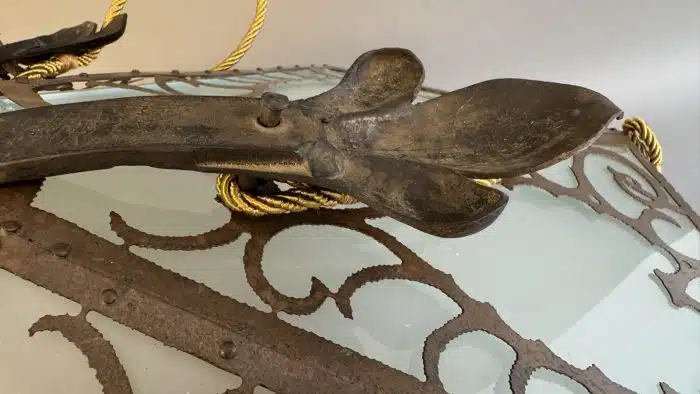 Switbert Lobisser - Aus persönlichem Besitz -   Lampenschirm, aus Kupfer, mit  Herz - Darstellungen, Sägearbeit, vernietet, Dm 66 cm H 74 cm – Bild 19