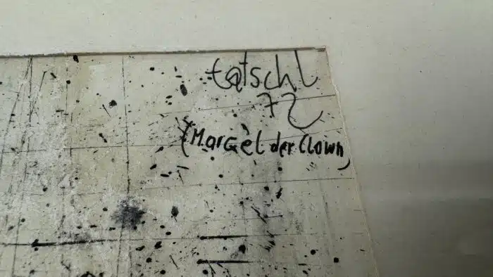 Werner Tatschl (Klagenfurt 1940-1993)  "Clown", signiert Tatschl, datiert 72, Mischtechnik 46 x 34 cm – Bild 3