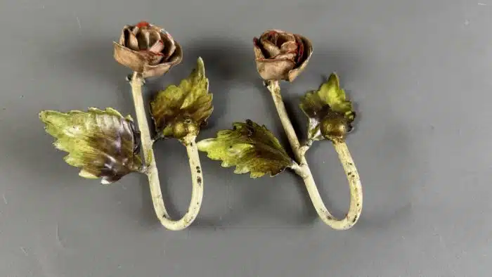 zwei Florentiener Wandhaken Rose