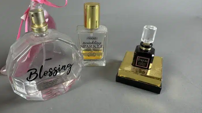 Verschiedene Parfum Flacons von Ingrid Weis - Robert Piguet - Jean Patou Parfum – Bild 3