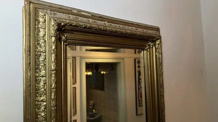 Schmaler Wandspiegel im Biedermeier Stil – Bild 3