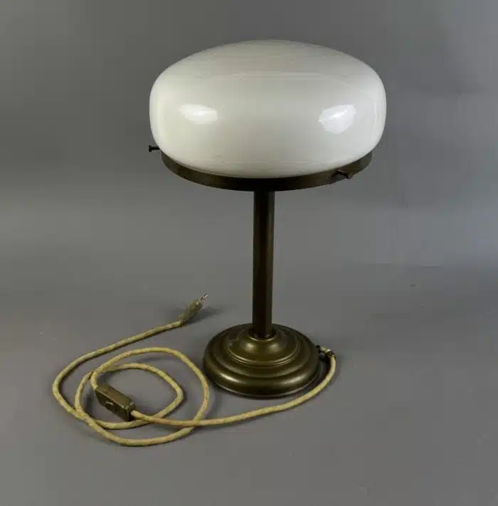 Tischlampe, Modell Strindberg, erste Hälfte des 20. Jahrhunderts.