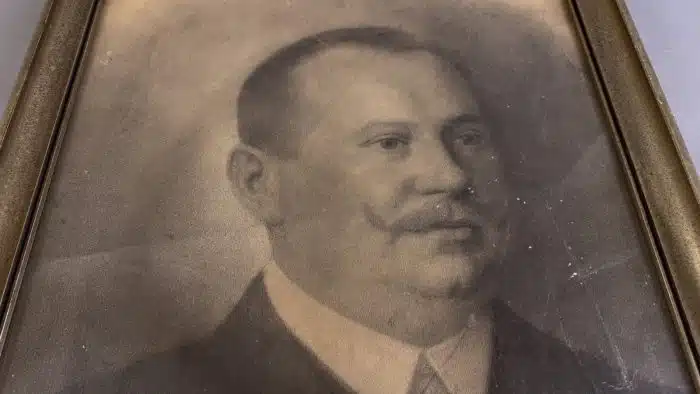 Öldruck in altem Rahmen – Bild 3