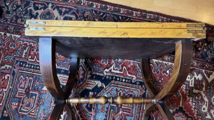 Quadratischer italienischer Couchtisch mit Flip-Platte aus Nussbaum und Intarsien – Bild 14
