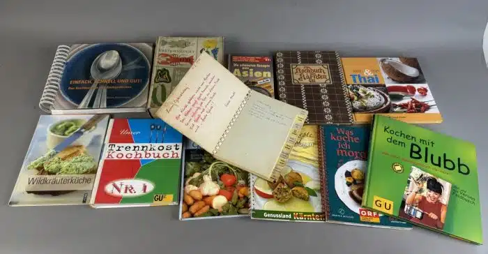 Posten Kochbücher mit persönlichen Widmungen