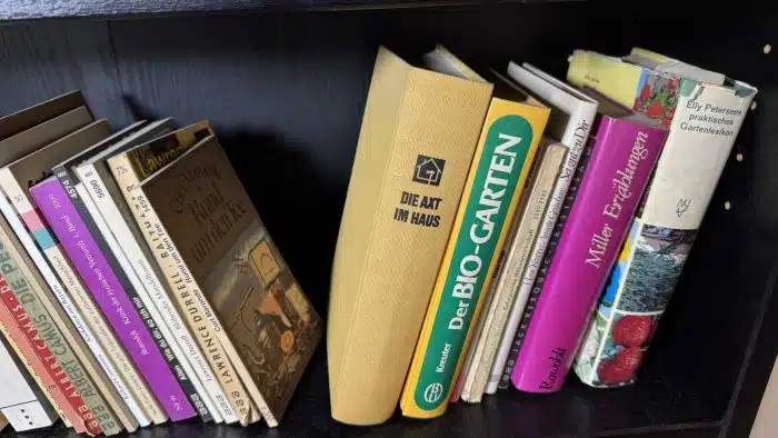 Bücherregal Holz mit Inhalt ( siehe Bilder ) – Bild 8