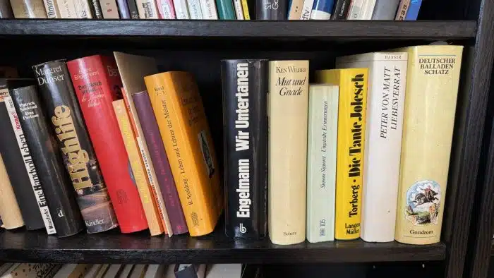 Bücherregal Holz mit Inhalt ( siehe Bilder ) – Bild 8