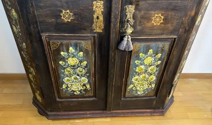 Bauernschrank datiert 1710 – Bild 4
