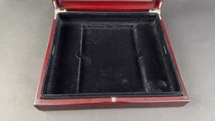 Schmuck oder Flohmarktvitrine 31 x 27 cm H 6 cm – Bild 2
