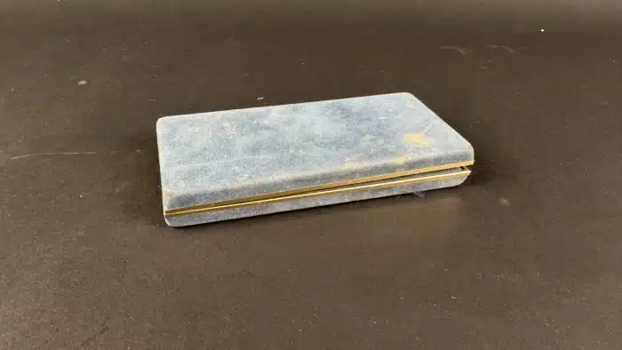 Zwei Antike Frisör- & Barbier-Rasiermesser in Box – Bild 3
