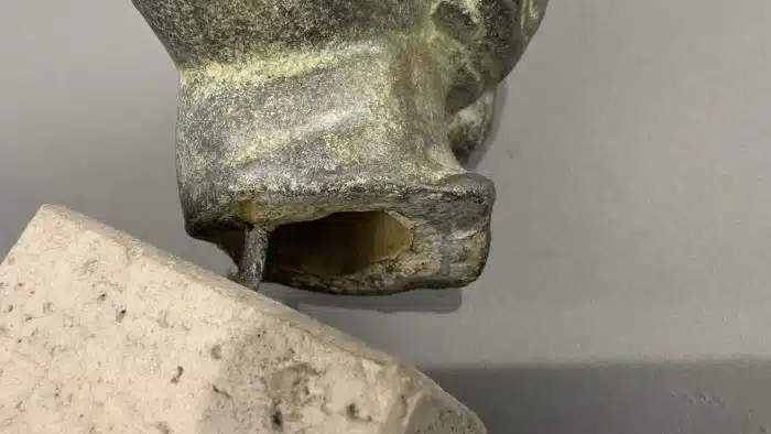 Aphrodite, griech. Göttin der Liebe und Schönheit (röm. Venus) auf Steinsockel - Replik H 15 cm – Bild 6