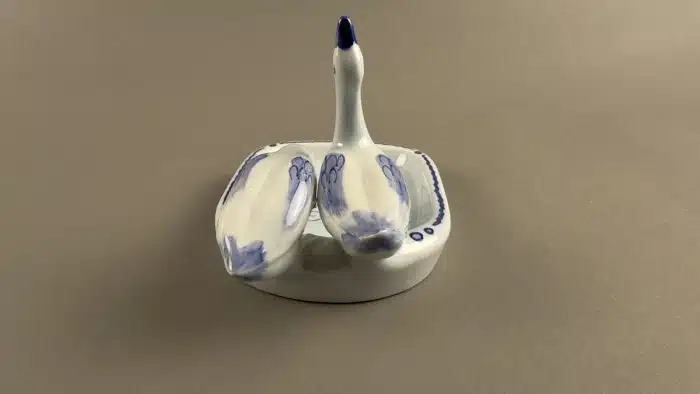 zwei Schwäne mit Schale im  klassisches Blue Delft Design, Delft Keramik 16x11 cm – Bild 5