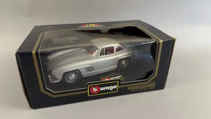 Mercedes-Benz 300 SL - Bburago 1/18 Druckguss Modell 3013 - silber