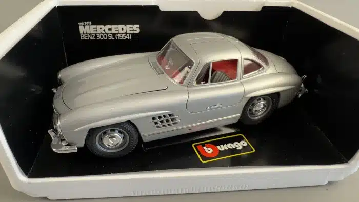Mercedes-Benz 300 SL - Bburago 1/18 Druckguss Modell 3013 - silber – Bild 2