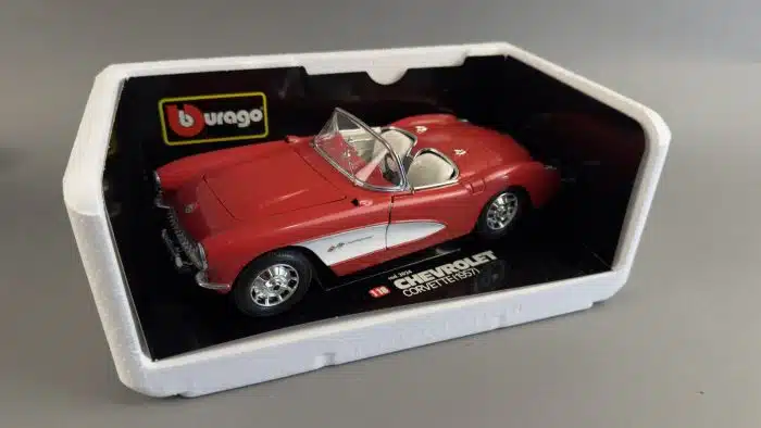 Burago Nr. 3024 Chevrolet Corvette 1957 – Bild 2