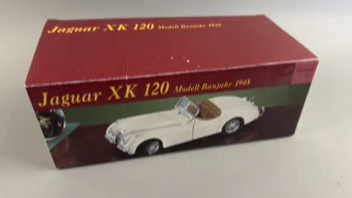 1/18 - Jaguar XK120 Silber 1948