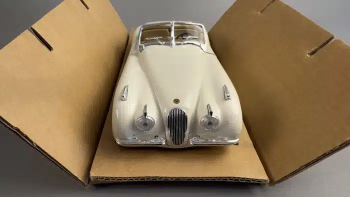 1/18 - Jaguar XK120 Silber 1948 – Bild 3